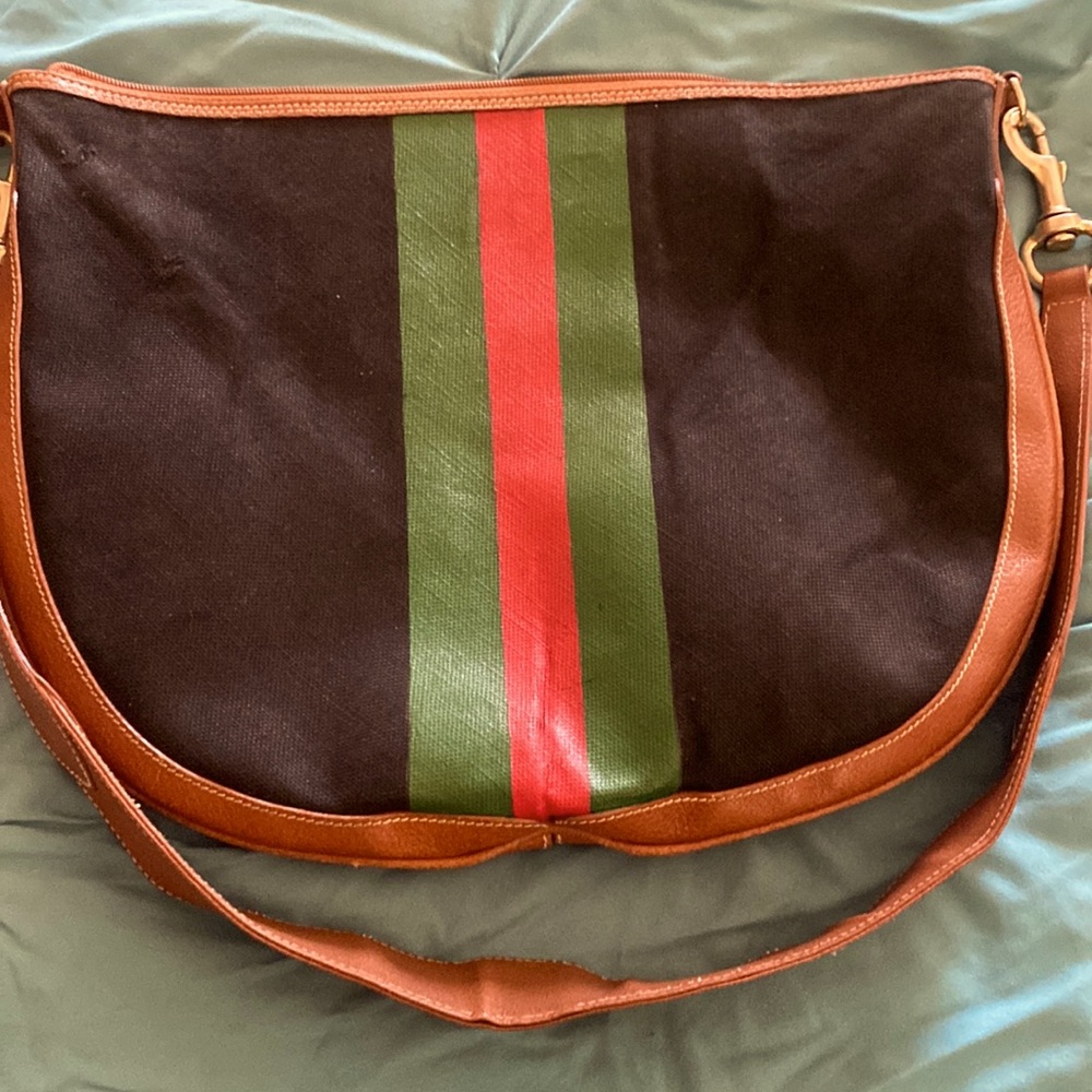 Y2K Authentic Gucci blk with red/ green stripes Crossbody purse .